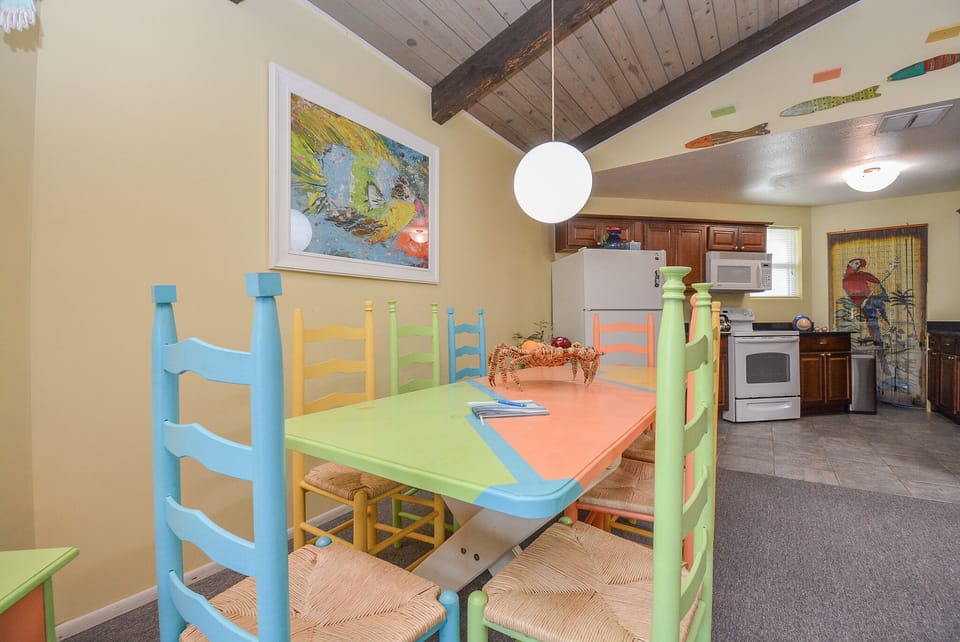 dining into kitchen