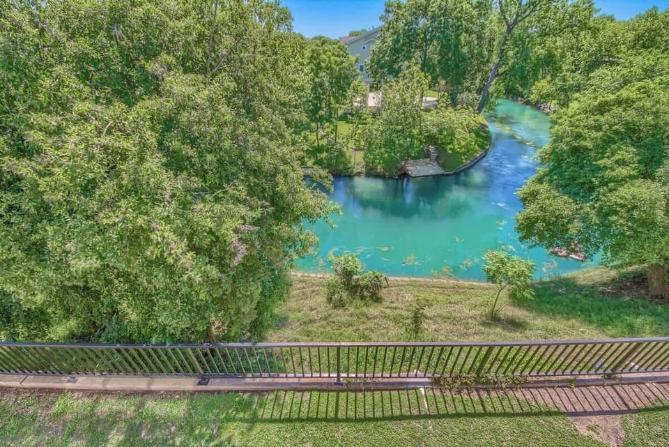 Beautiful Comal River. 