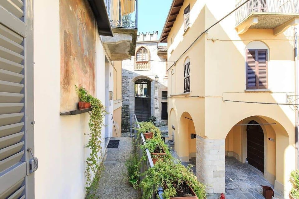 Pretty alleyways