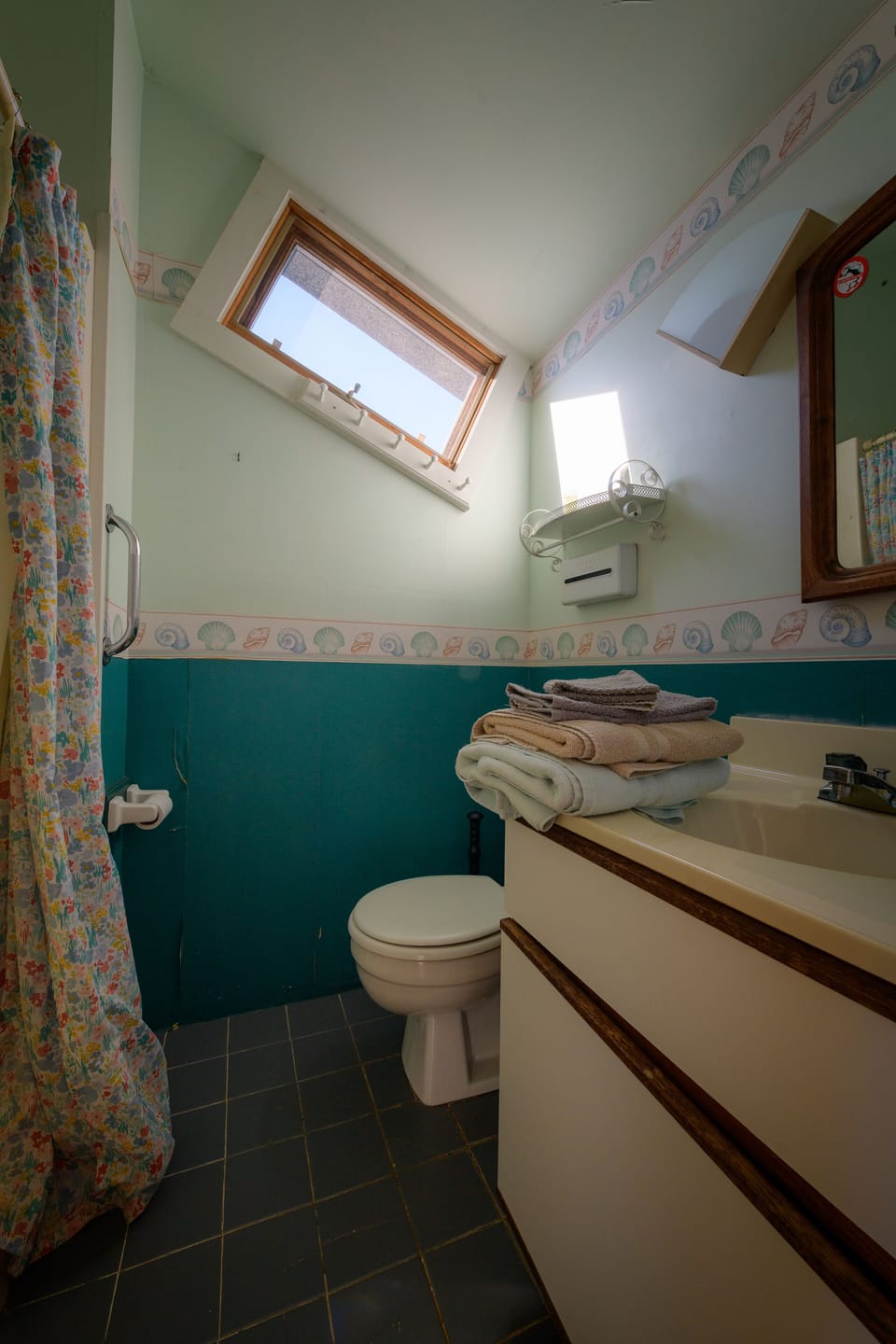 Upstairs bathroom #2 off master bedroom