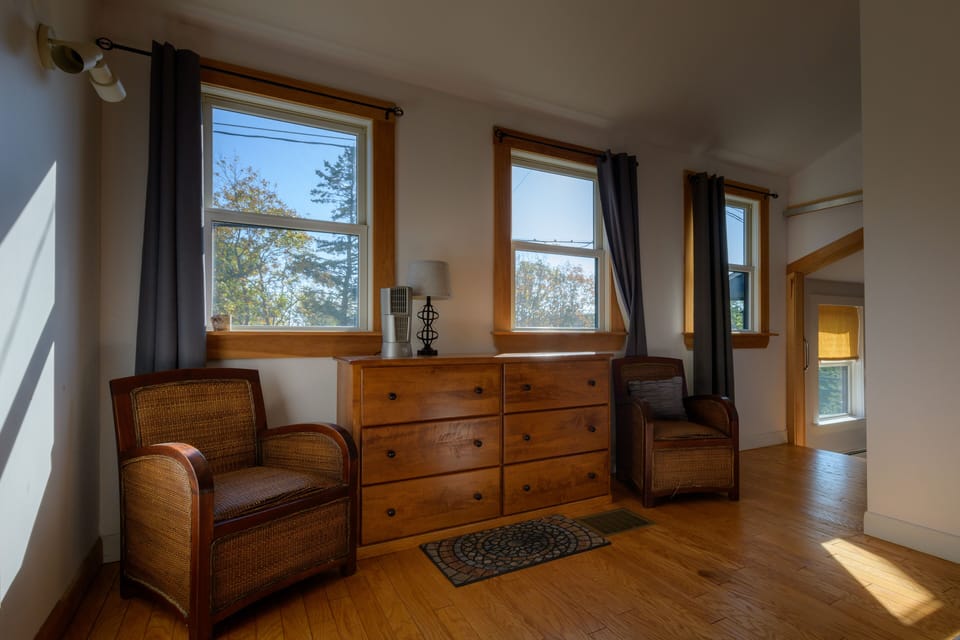 Sitting area in upstairs master