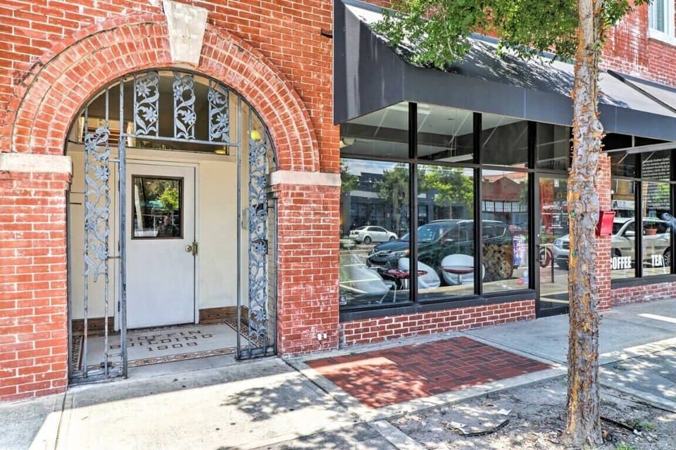 If you enjoy early 20th century historic architecture then you'll fall in love with the Springfield histroic district! 