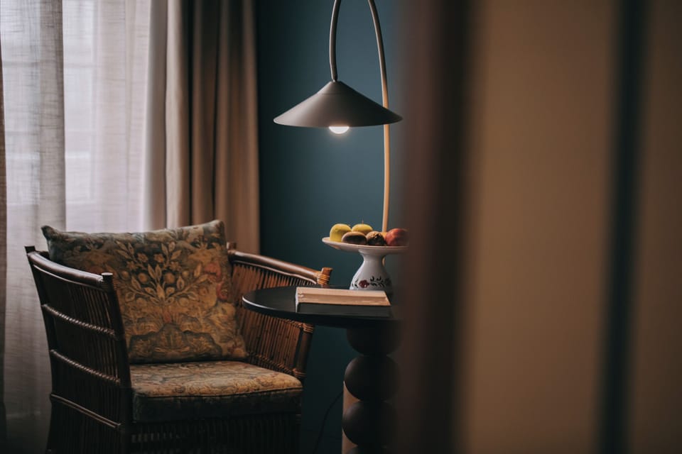 Suite Deluxe with Bathtub | In-room safe, blackout drapes, soundproofing, free WiFi