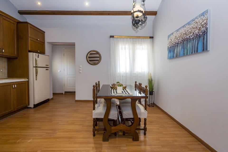 Family Apartment | In-room dining
