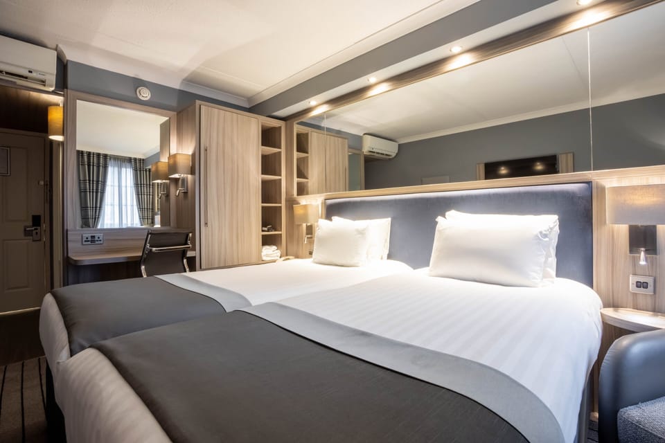 Standard Room, 2 Twin Beds | Individually decorated, individually furnished, desk, laptop workspace