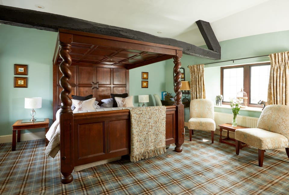 Premium Room | Hypo-allergenic bedding, desk, free WiFi, bed sheets