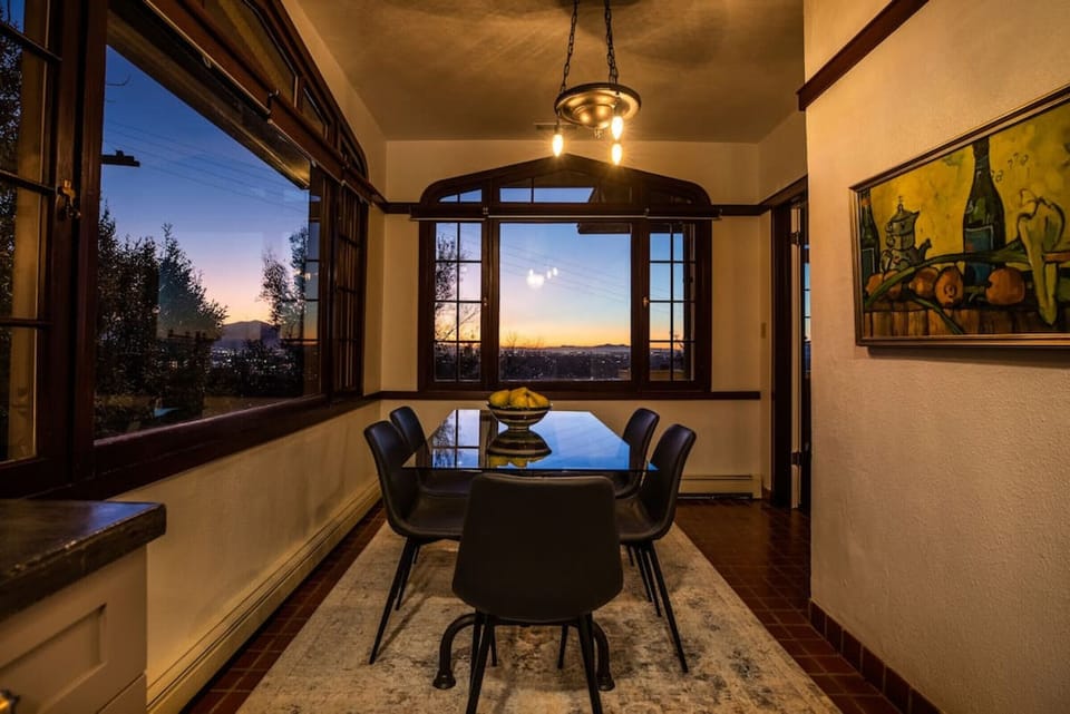 Gorgeous setting for a dining table.