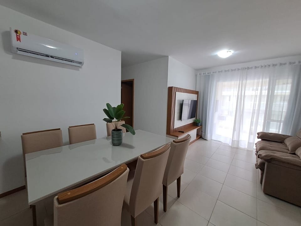 Premium Apartment, Pool Access, Garden View | Dining room