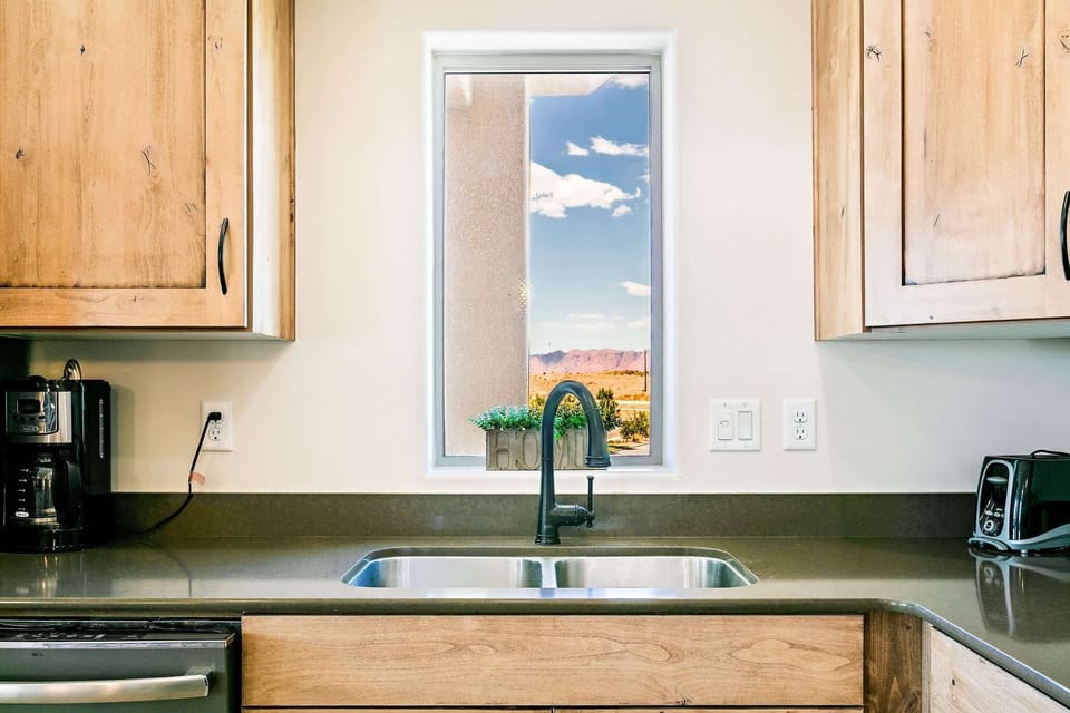 Condo, 2 Bedrooms | Private kitchen | Fridge, oven, coffee/tea maker, toaster