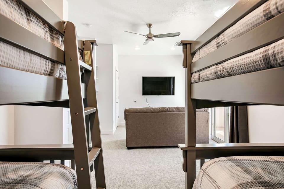 Townhome, 4 Bedrooms | 4 bedrooms, laptop workspace, iron/ironing board, cribs (surcharge)