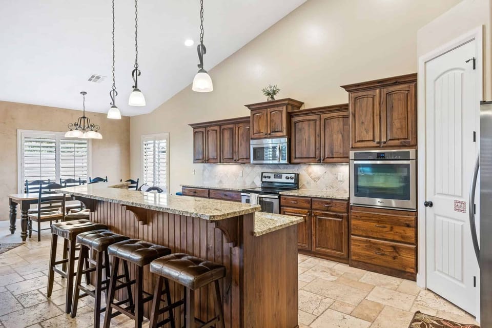 House, 5 Bedrooms | Private kitchen | Coffee/tea maker, fridge, oven, toaster