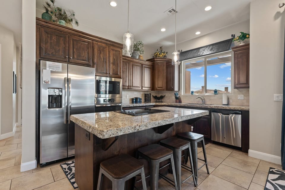 Townhome, 3 Bedrooms | Private kitchen | Coffee/tea maker, fridge, oven, toaster
