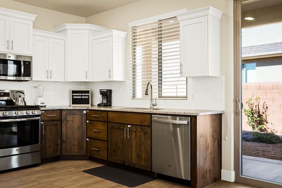 House, 3 Bedrooms | Private kitchen | Fridge, oven, coffee/tea maker, toaster