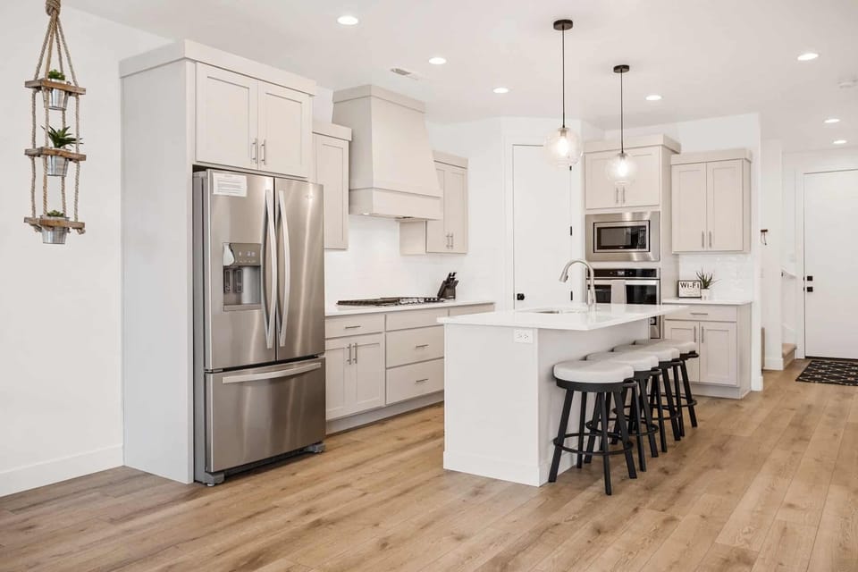 Townhome, 6 Bedrooms | Private kitchen | Coffee/tea maker, fridge, oven, toaster