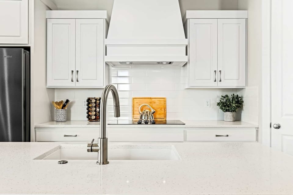 Townhome, 5 Bedrooms | Private kitchen | Coffee/tea maker, fridge, oven, toaster