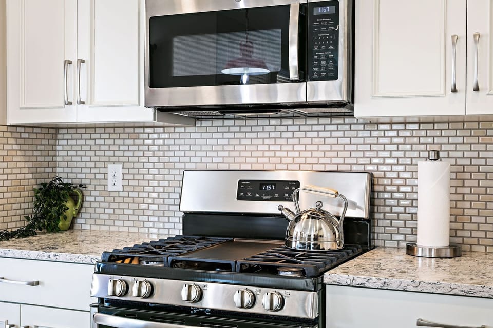 House, 4 Bedrooms | Private kitchen | Fridge, oven, coffee/tea maker, toaster