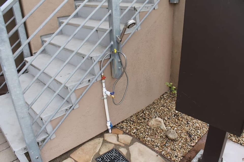 Outdoor foot shower for beachgoers