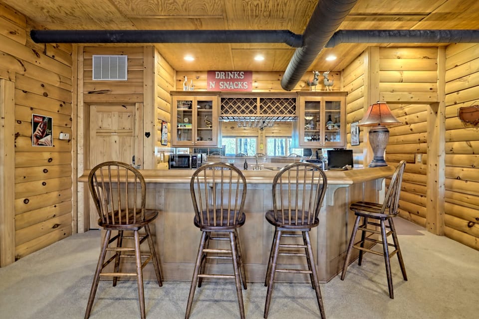 Bar Area 