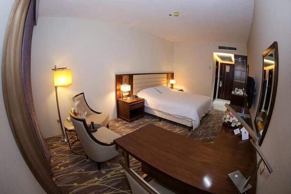 Minibar, in-room safe, desk, soundproofing