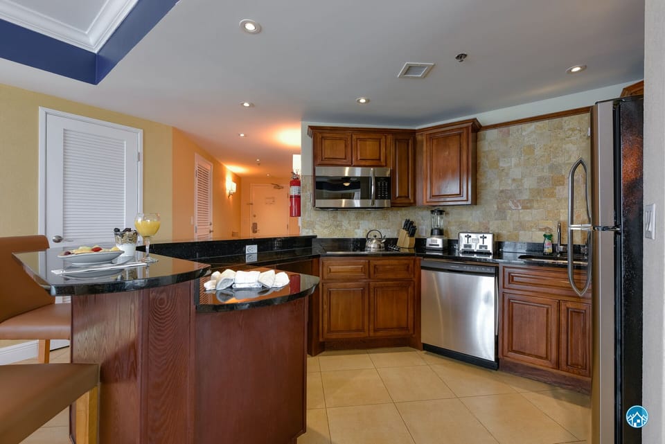 Coffee maker, blender, toaster, dishwasher, microwave, all you need to cook