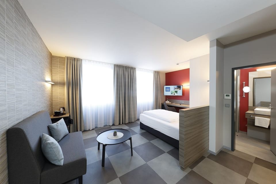 Premium Room, Non Smoking, Air conditioning | Accessible bathroom