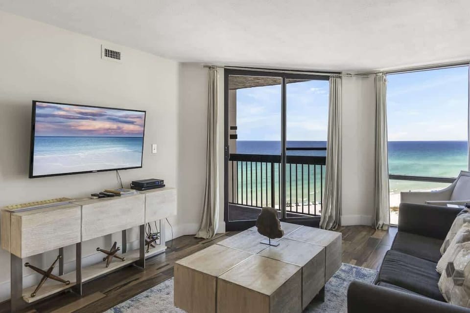 Amazing ocean views throughout the condo.