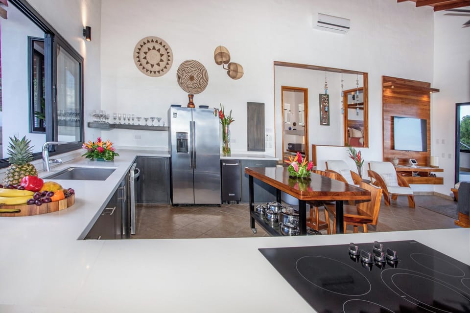 Fully equipped kitchen for easy meals at home