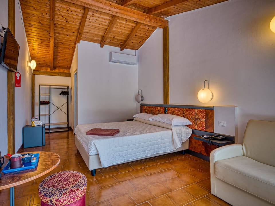 Standard Double or Twin Room | In-room safe, desk, bed sheets