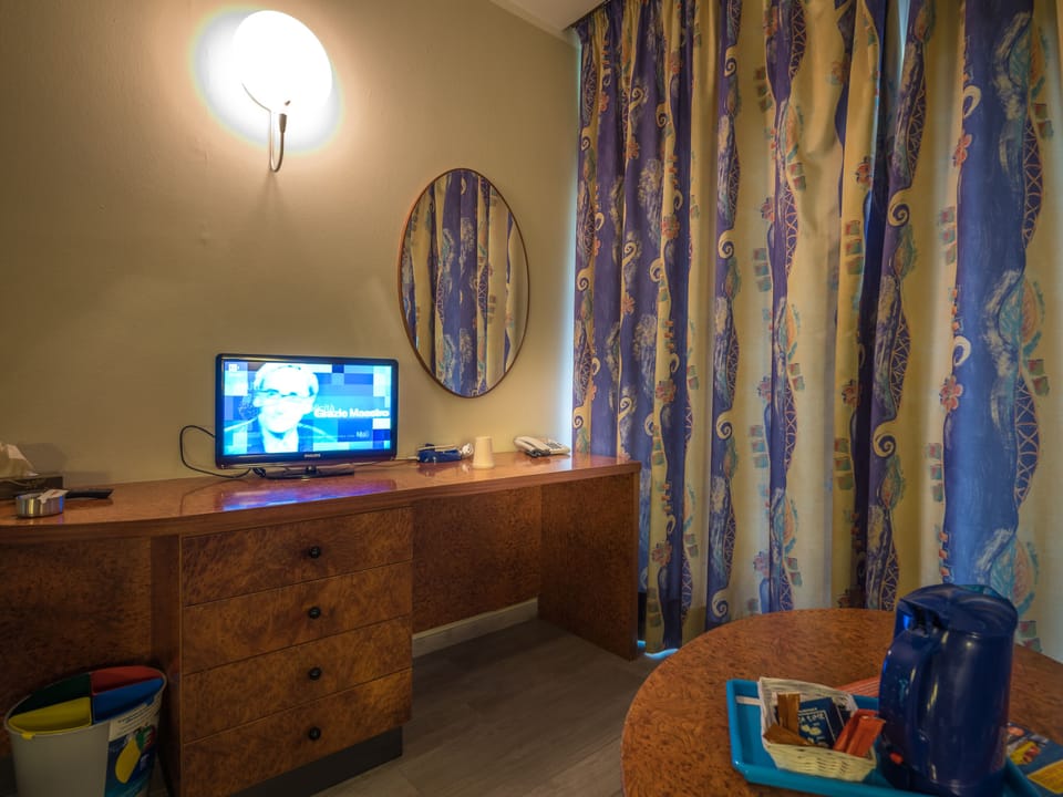 Superior Double or Twin Room | In-room safe, desk, bed sheets