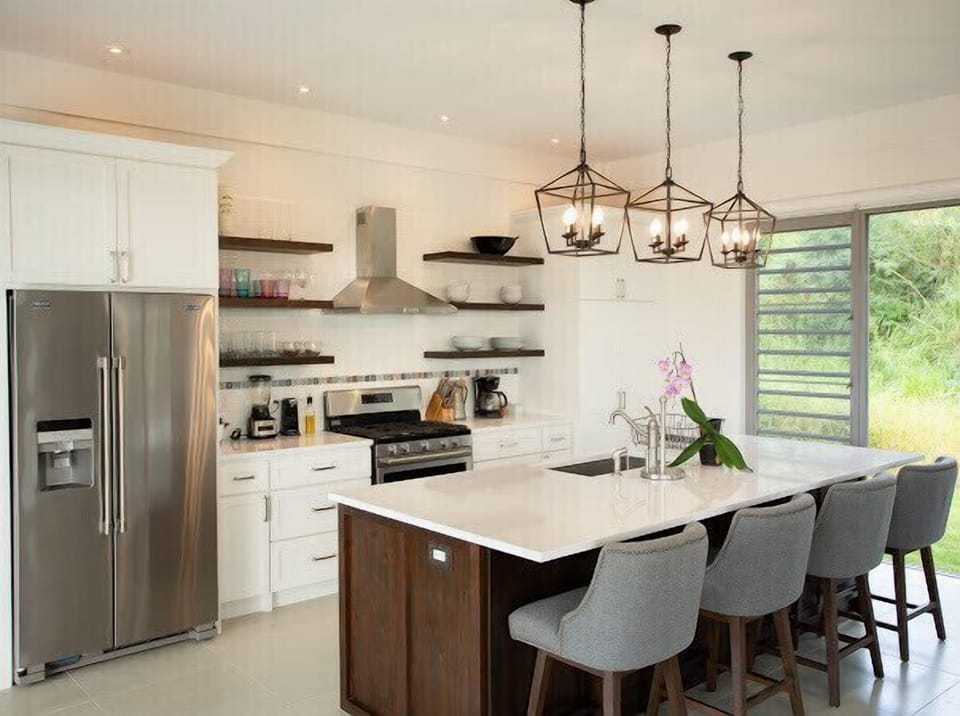  stainless appliances,gas stove,with custom cabinets. Fully equipped
