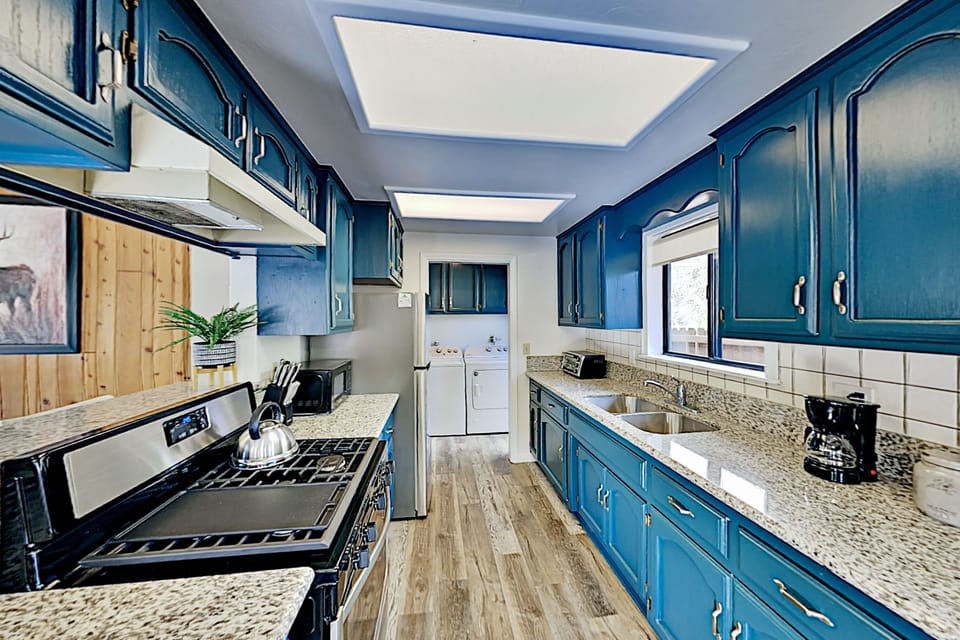 Fully equipped kitchen.
