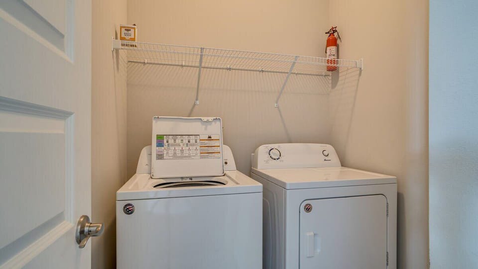Full Size Washer/Dryer