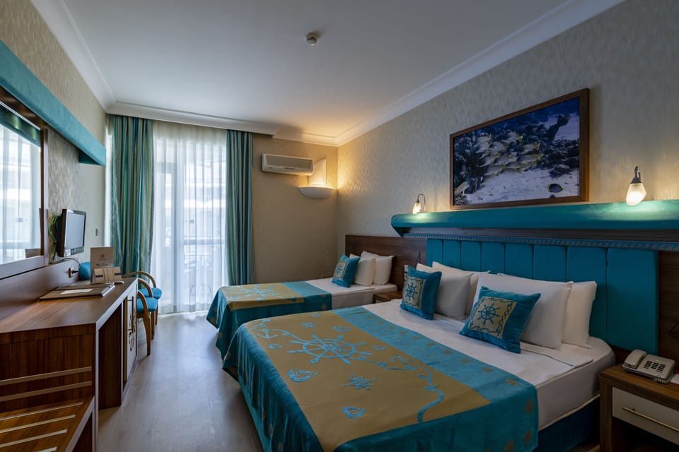 Standard Room | In-room safe, soundproofing, WiFi, bed sheets