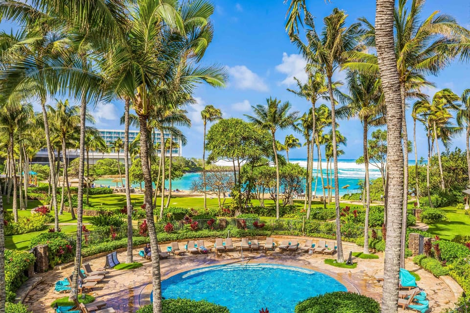 Lush, tropical grounds, awe-inspiring Pacific, and dazzling pool just mere steps away from your back door.