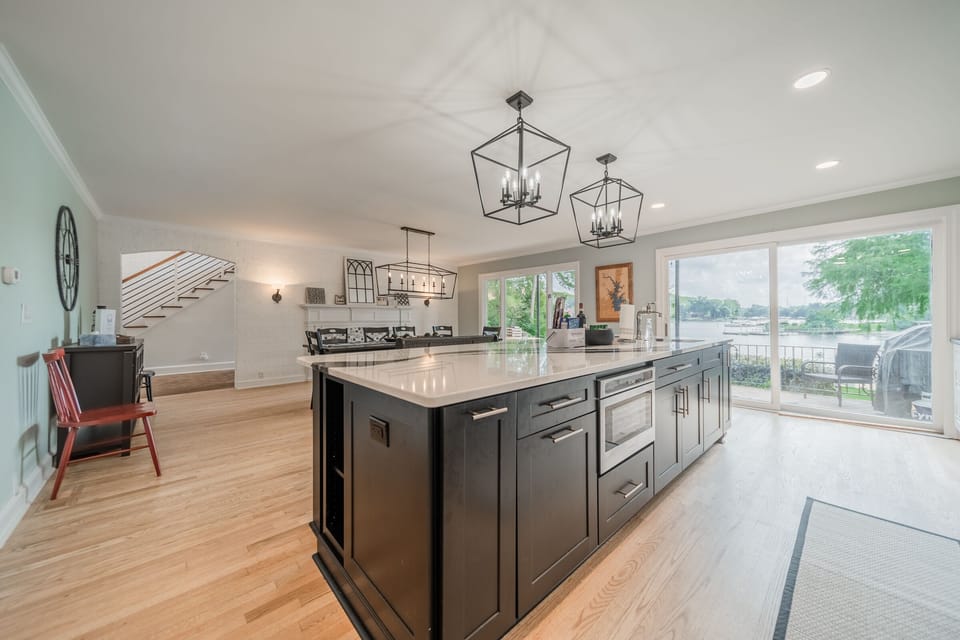 Large, fully stocked kitchen to prep all your group meals.
