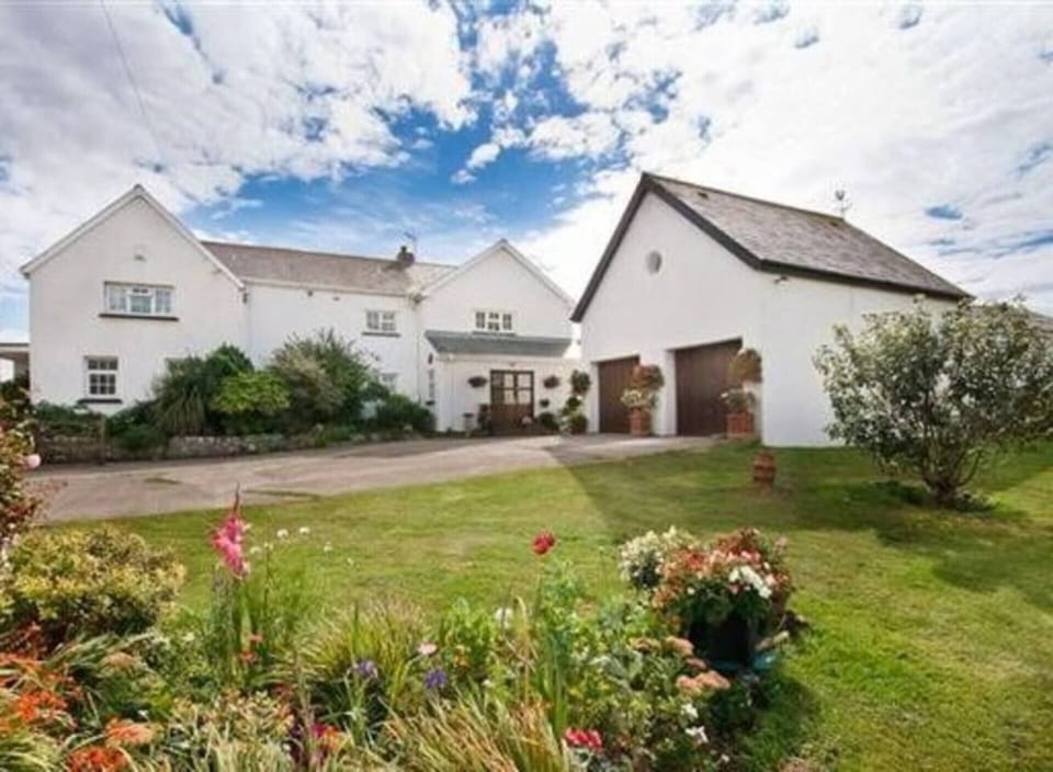 Cottage | Garden