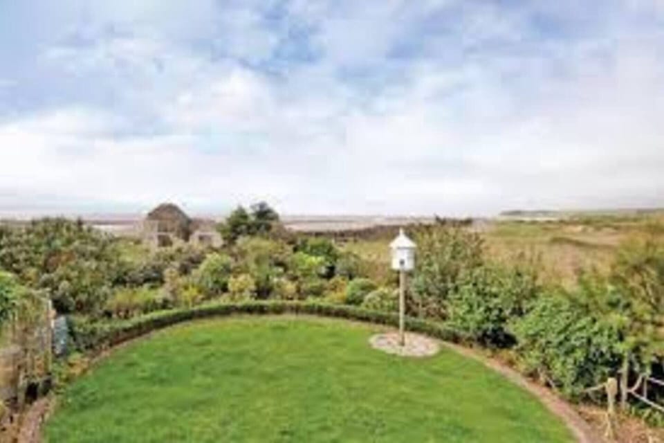 Cottage | Property grounds