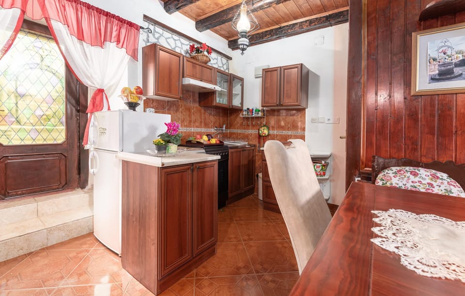 House, 2 Bedrooms, Terrace | Private kitchen | Fridge, microwave, stovetop, dishwasher