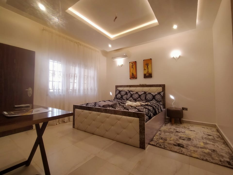 Royal Room | Premium bedding, free WiFi, bed sheets