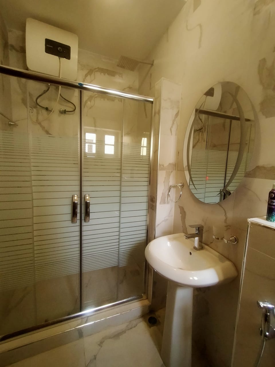 Deluxe Room | Bathroom | Shower