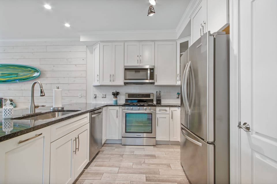 Custom kitchen perfect for preparing meals and snacks