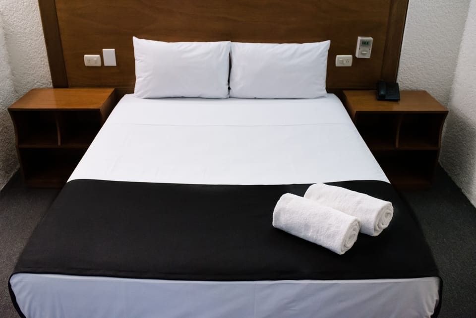 Double Room | Desk, free WiFi, bed sheets