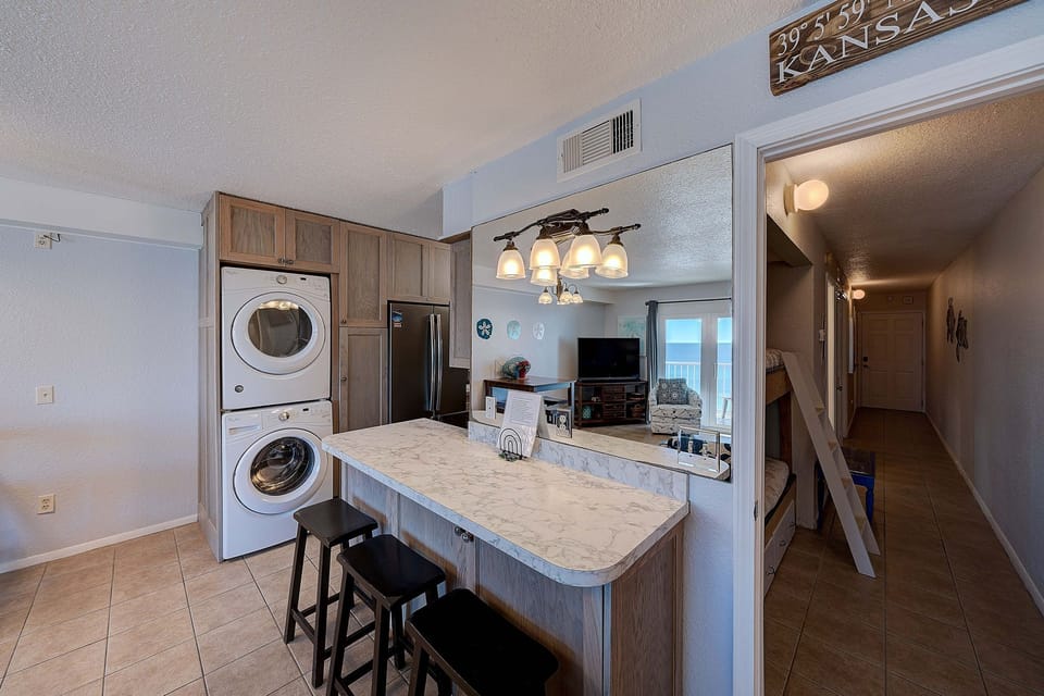 Breakfast Bar-Full Size Laundry
