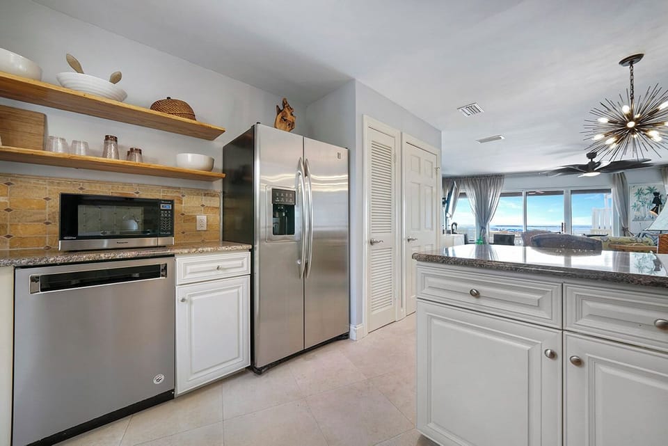Twin Palms - Holiday Isle - Kitchen