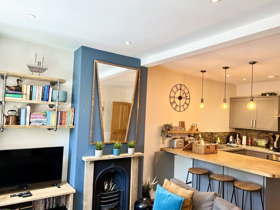 Open plan kitchen and lounge diner
