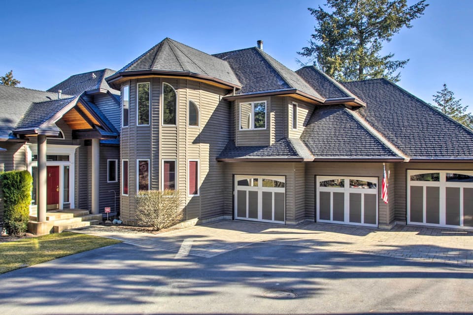 Front Entrance | Keyless Entry
