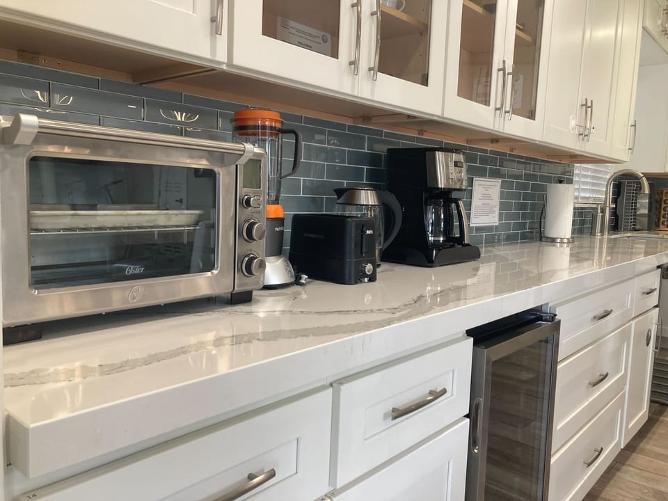 Mini Oven, Blender, Toaster, Electric Water Kettle, Coffee Maker, and  Crockpot
