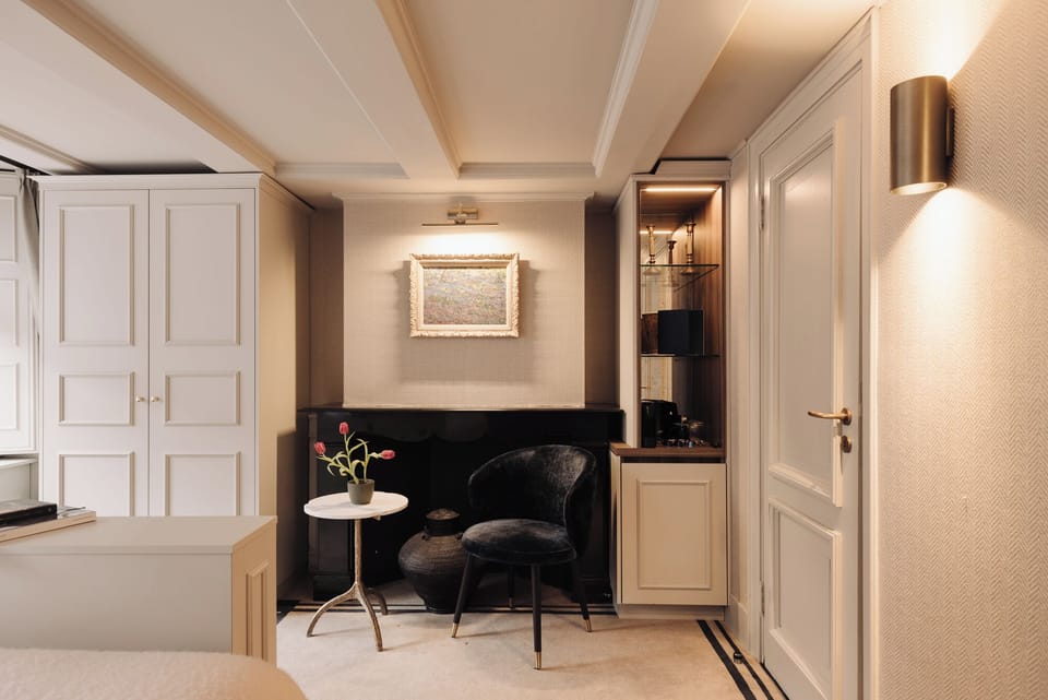 Room (Merchant Streeview) | Egyptian cotton sheets, hypo-allergenic bedding, minibar, in-room safe