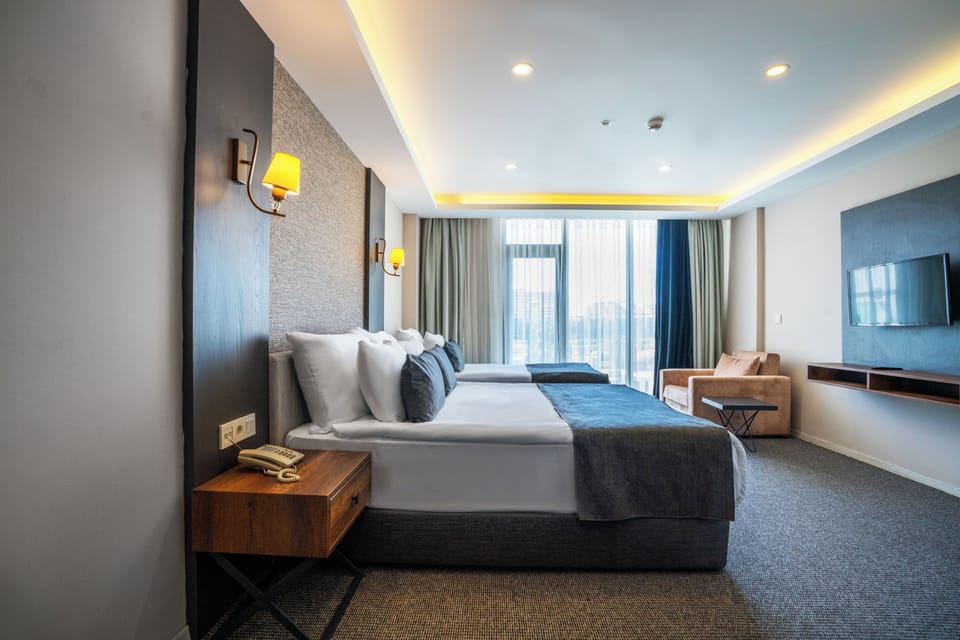 Superior Triple Room | Minibar, in-room safe, soundproofing, free WiFi