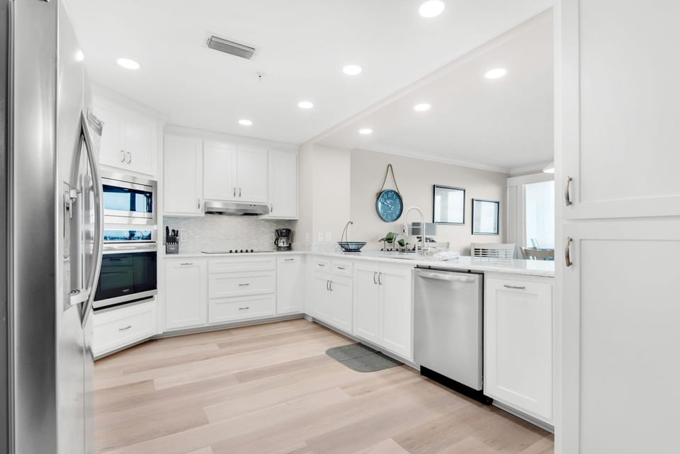 Large beautiful kitchen